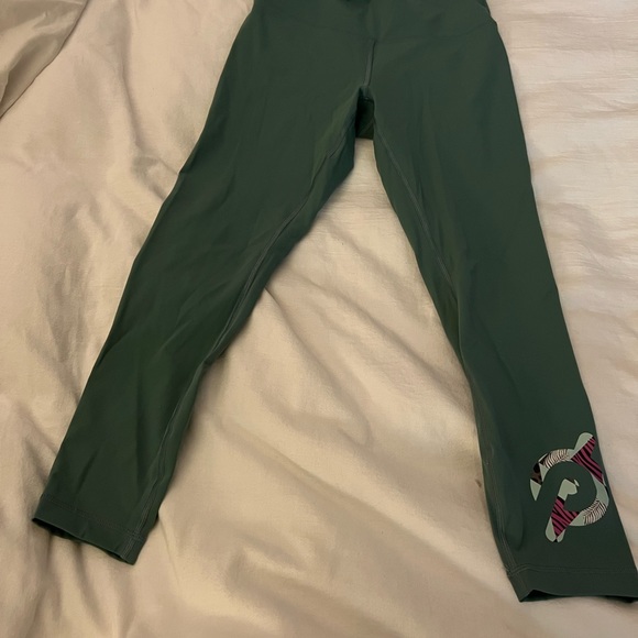 Peloton Jungle Wunder Under High-Rise Tight 25" - Picture 1 of 4